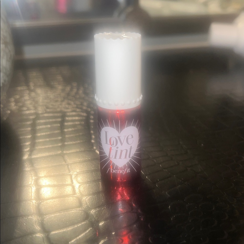 Benefit Love Tint Lip & Cheek Stain in red ❤️